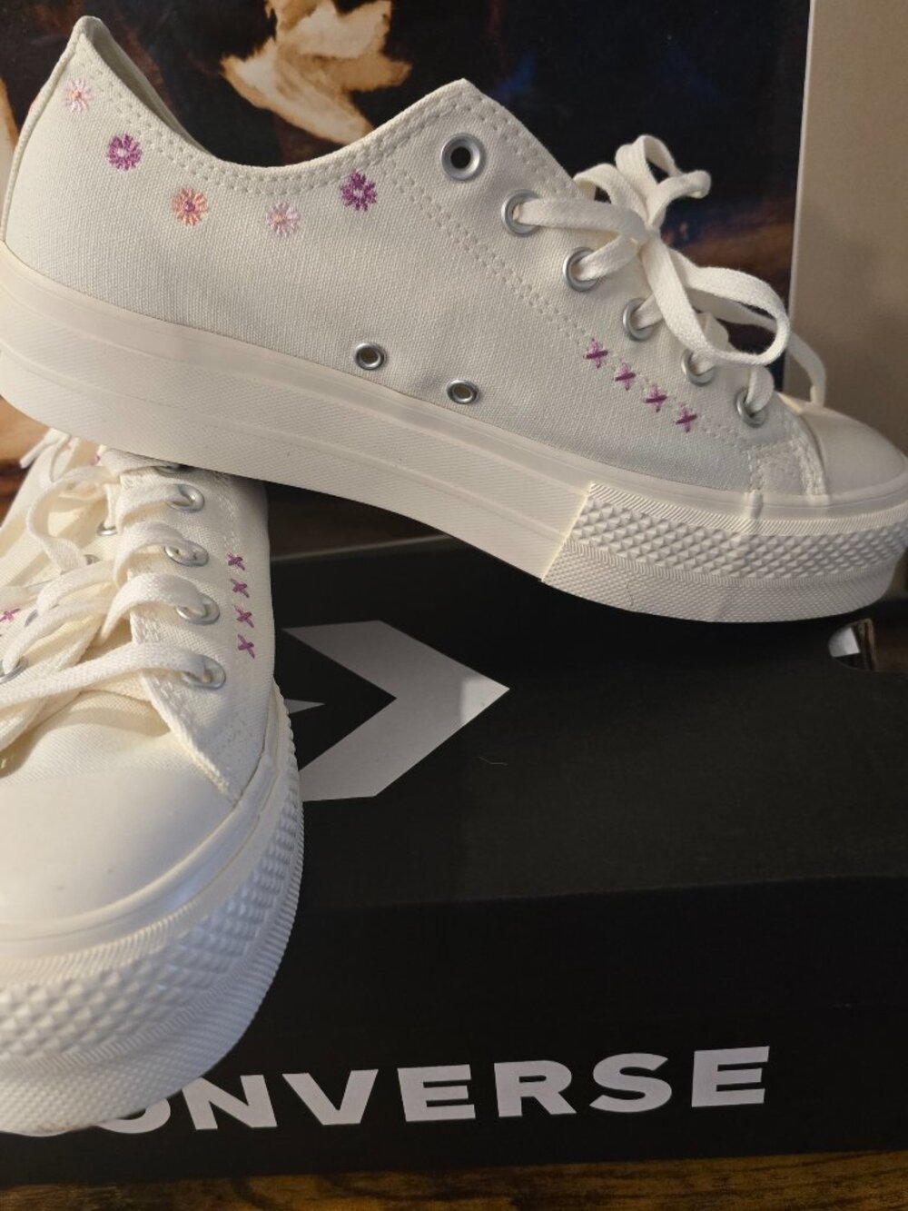 Converse Women's Chuck Taylor All Star Lift Floral Embroidery Low Top Sz 7 NEW
